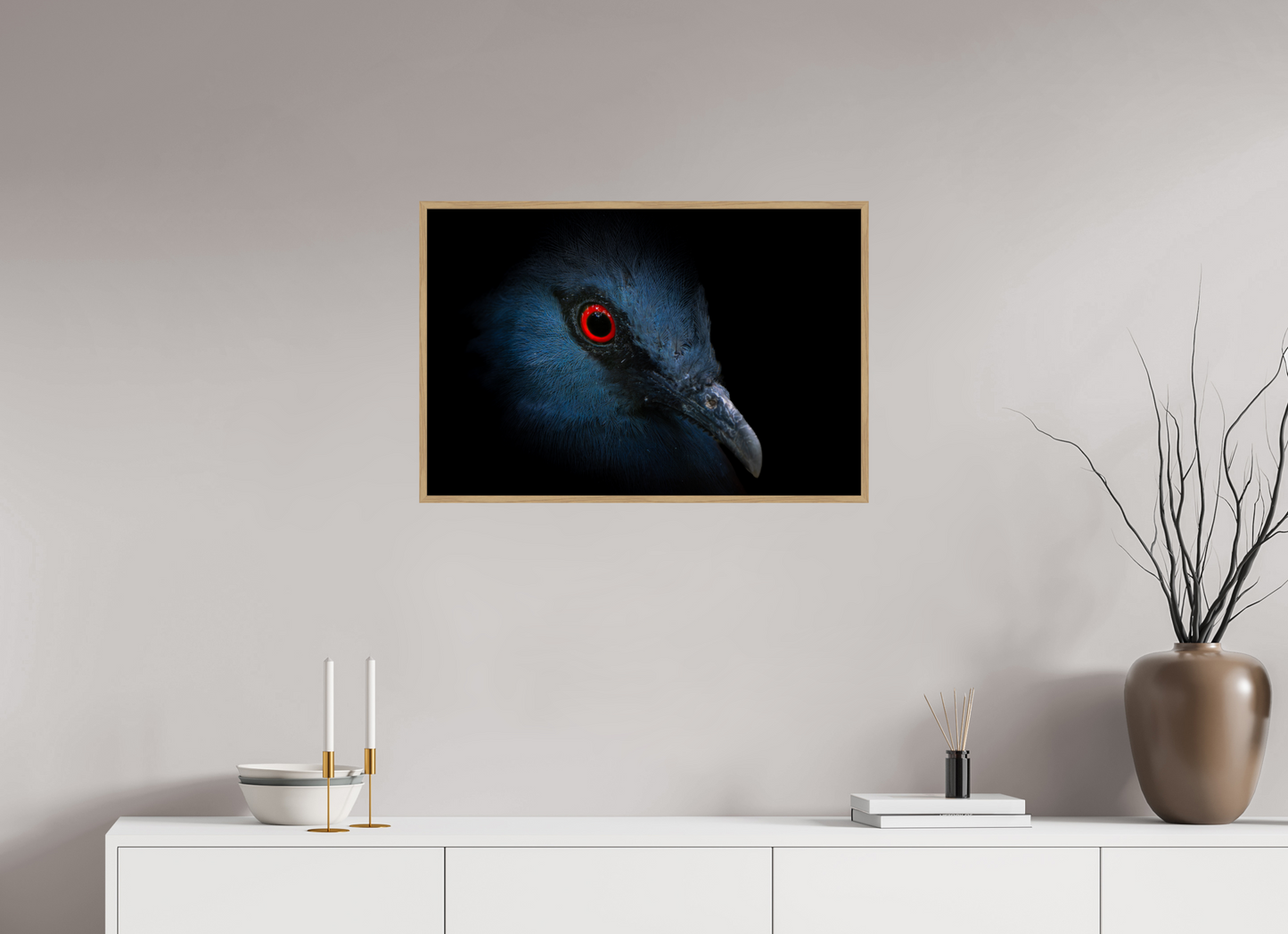 Goura de Victoria | l'oeil rouge sang